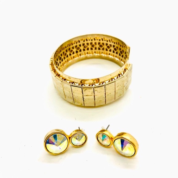 Vintage Aurora Borealis Rivoli Earrings & Retro Bracelet - Picture 11 of 12